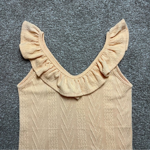 BiBi Ruffle Knit Tank Size Medium Color Peach - Picture 2 of 4